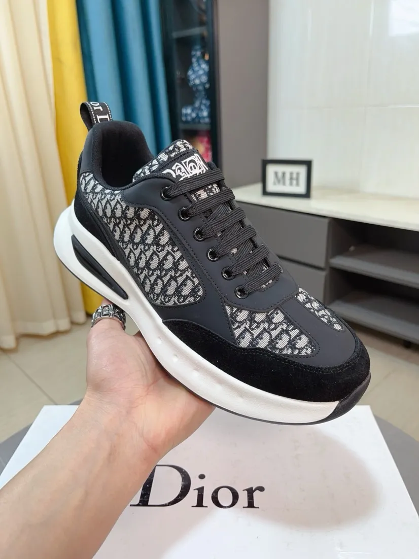 Men's men's shoes 💰440🌹🌹【Dior】Best-selling official website world premiere🔝High-end men's shoes brand official website latest series: The upper is made of imported cowhide with specially designed fabrics➕Mesh breathable lining. Make walking more convenient and comfortable! Compared with the official quality, Midea’s 1:1 replica. Create a fashionable personality to set off your uniqueness! A must-have for trendy men! Classic style. Men's sizes: 38-44.